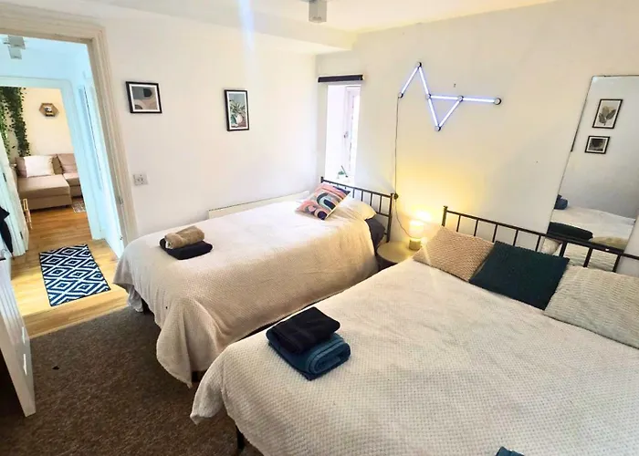 Urban Oasis Stylish Boho Flat In *