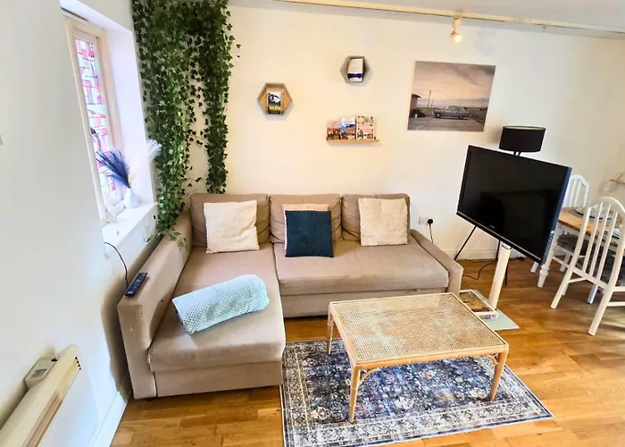 Urban Oasis Stylish Boho Flat In Διαμέρισμα