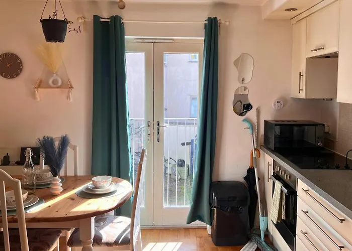 Apartment Urban Oasis Stylish Boho Flat In Bristol